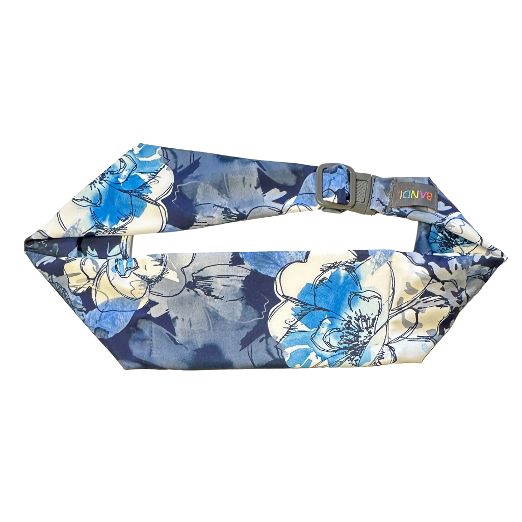front view of BANDI Pocketed Belt in blue and white floral print