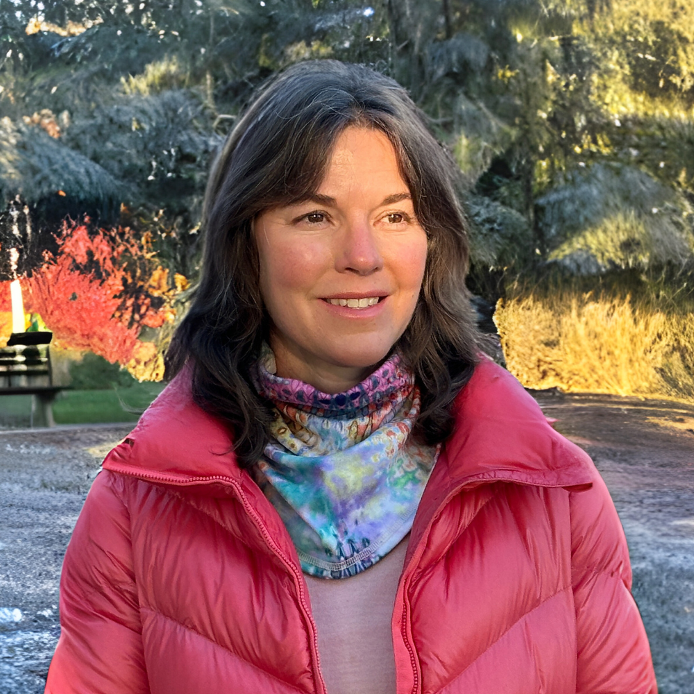 Woman wearing BANDI Cozy Wrap in Halo print