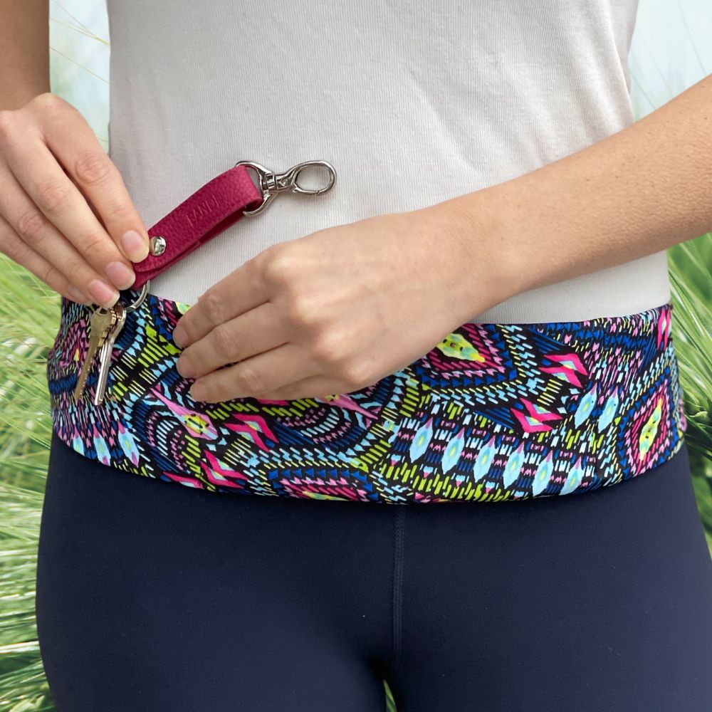 Pocketed belt in geometric pattern on body