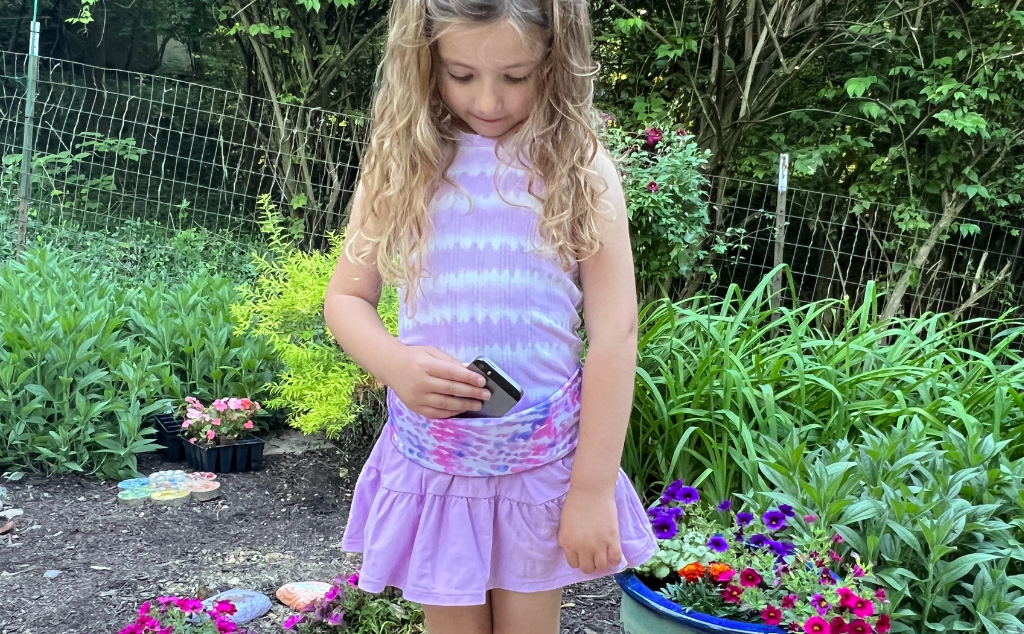 Belt for little sales girl